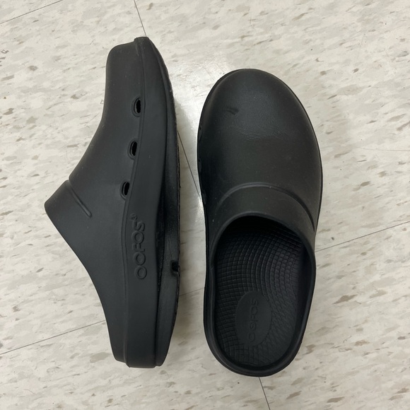 OOFOS Shoes - Size 37 black oofos clogs Women’s 6 men’s 4